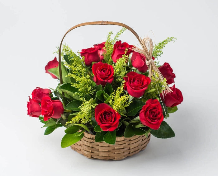 Cesta com 15 Rosas Vermelhas